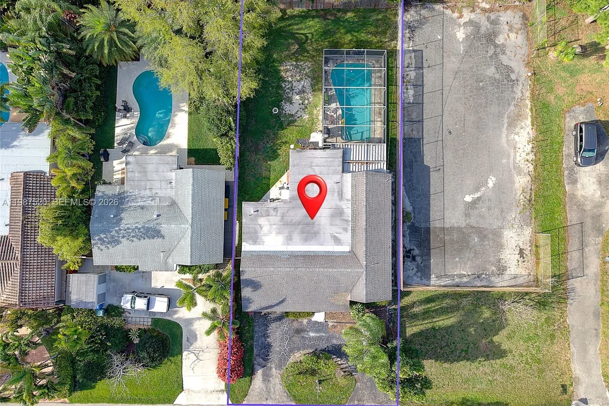 1761 NE 37th St, Oakland Park FL 33334