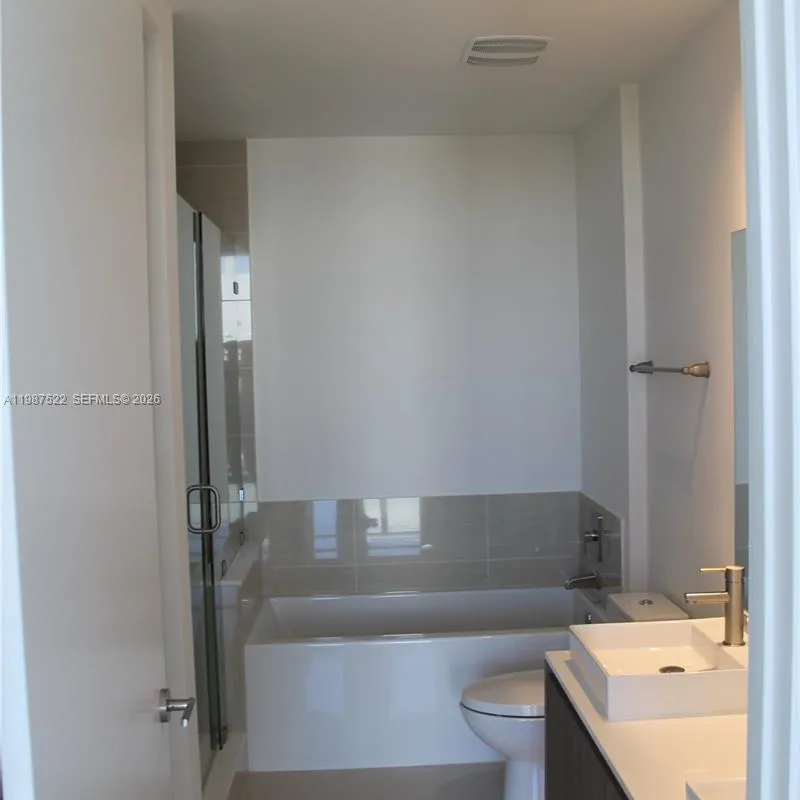 201 SW 17th Rd # 802, Miami FL 33129