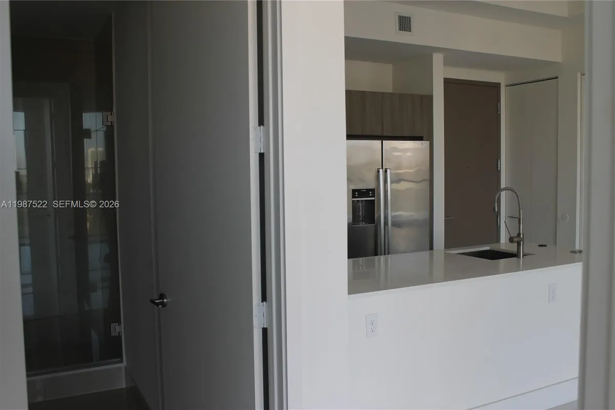 201 SW 17th Rd # 802, Miami FL 33129