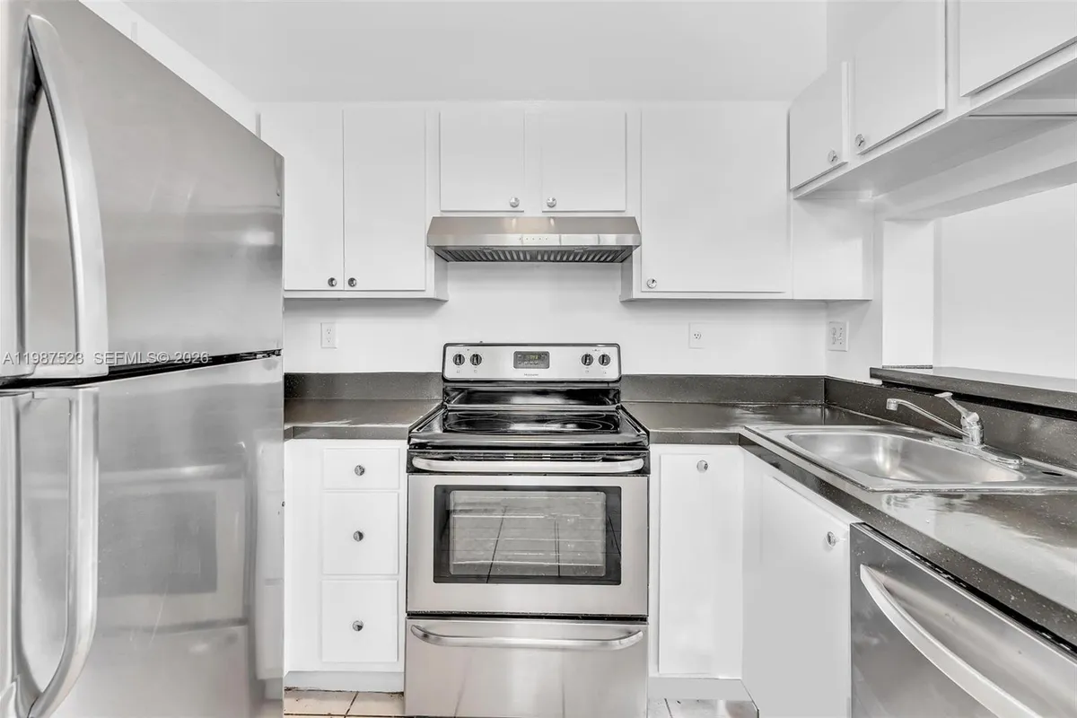 1701 NW 96th Ter # 1C, Pembroke Pines FL 33024