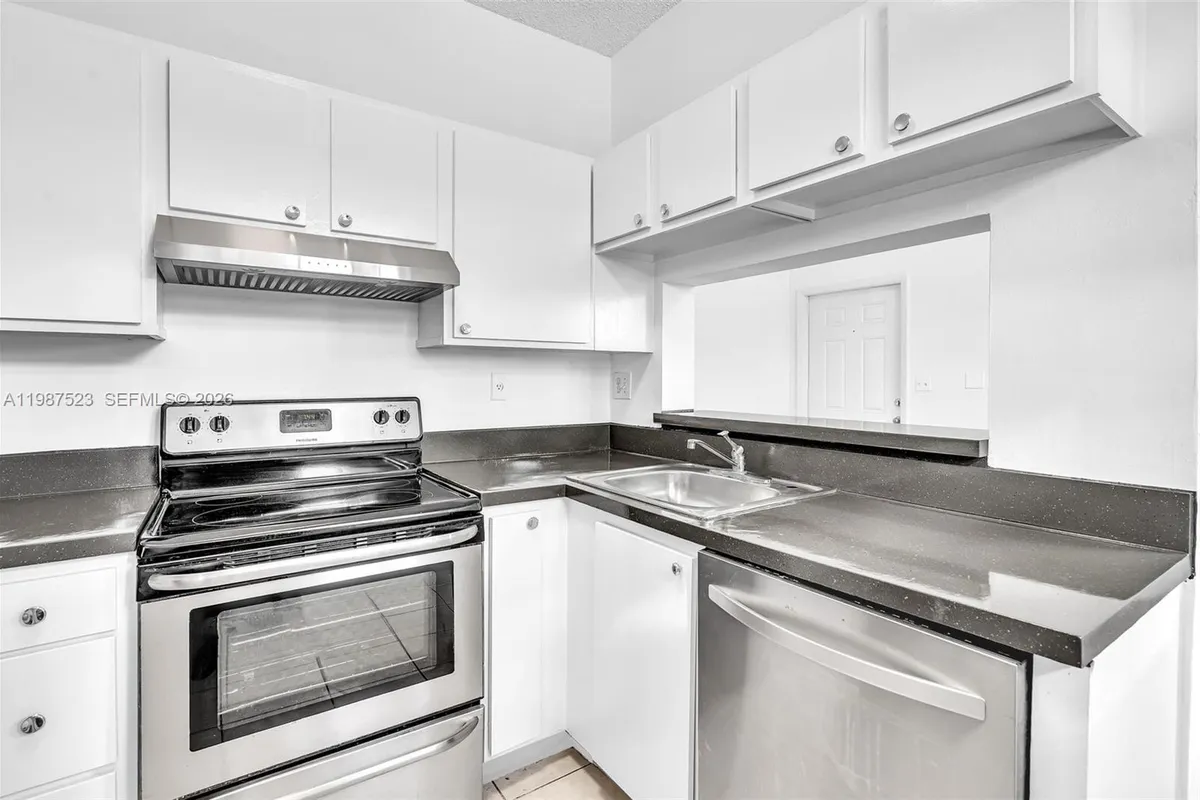 1701 NW 96th Ter # 1C, Pembroke Pines FL 33024