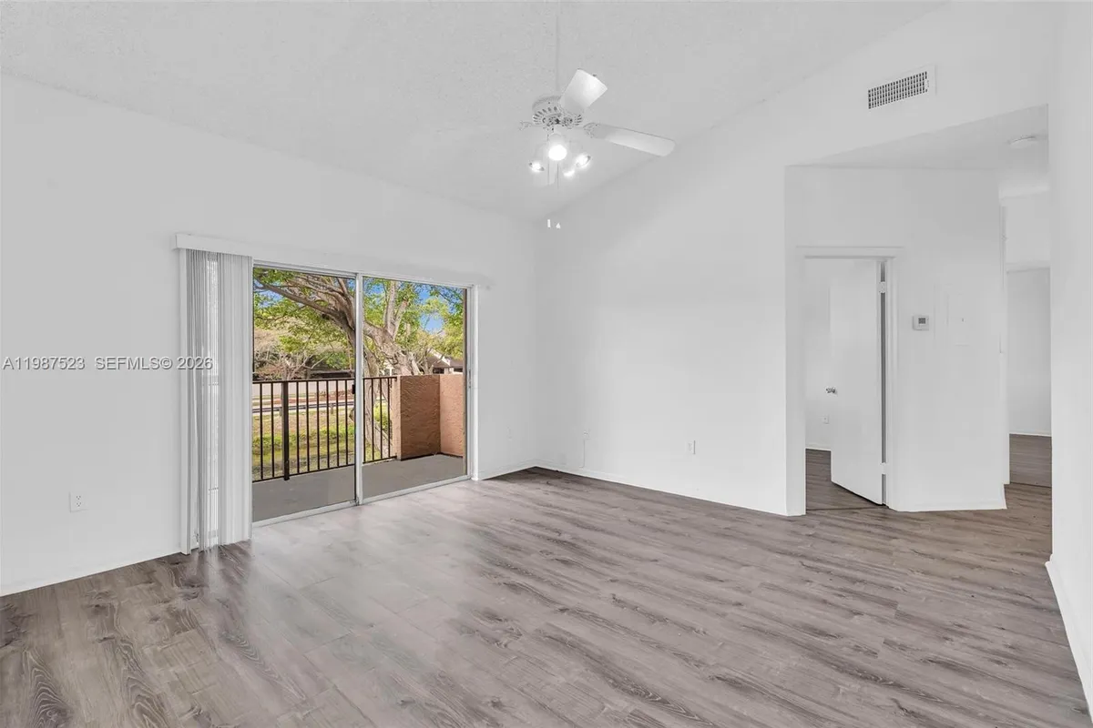 1701 NW 96th Ter # 1C, Pembroke Pines FL 33024