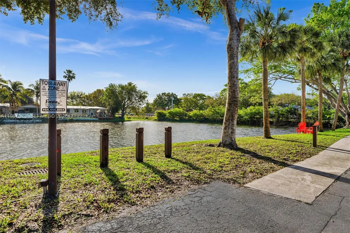 1701 NW 96th Ter # 1C, Pembroke Pines FL 33024