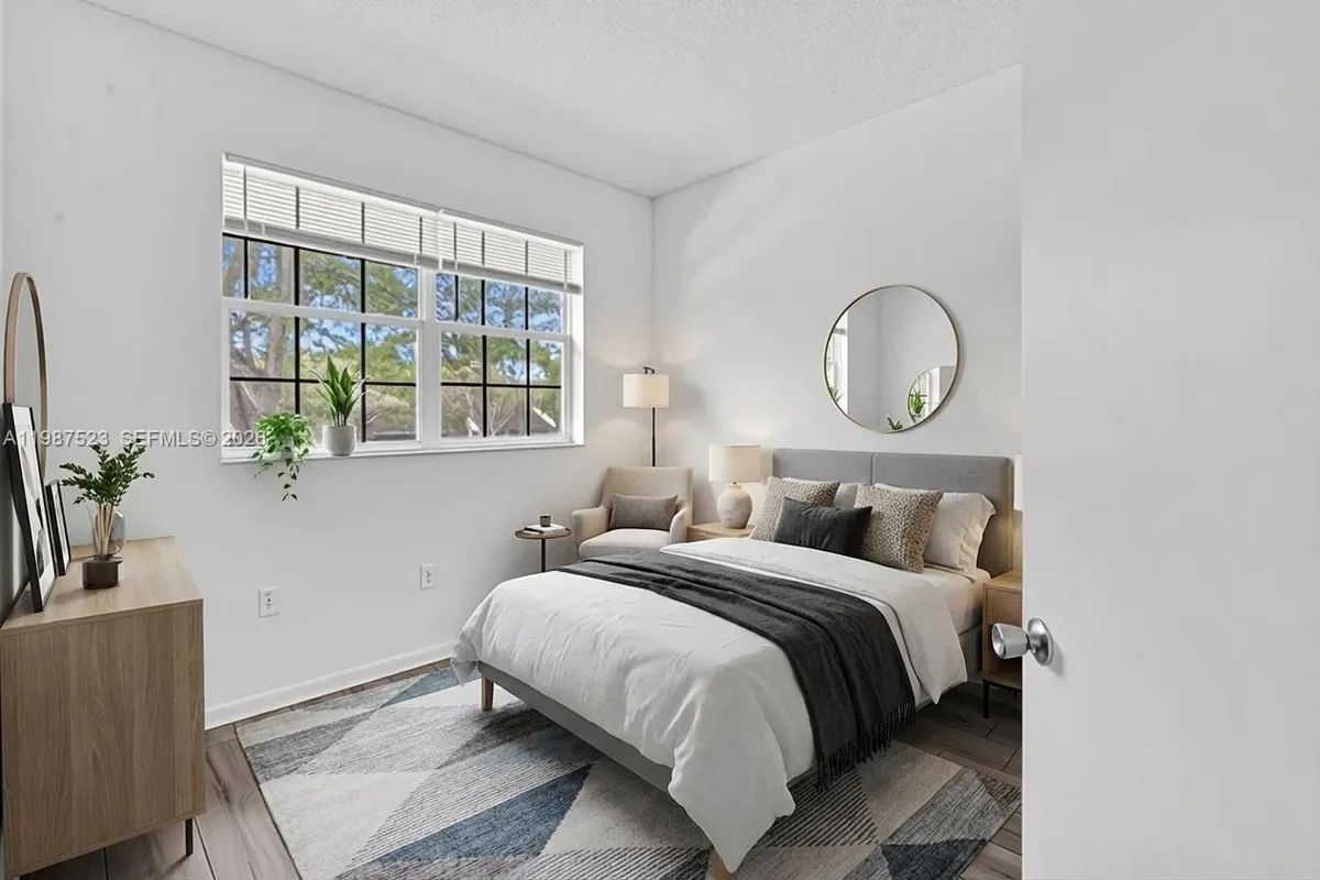 1701 NW 96th Ter # 1C, Pembroke Pines FL 33024