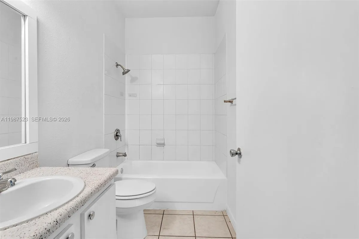 1701 NW 96th Ter # 1C, Pembroke Pines FL 33024