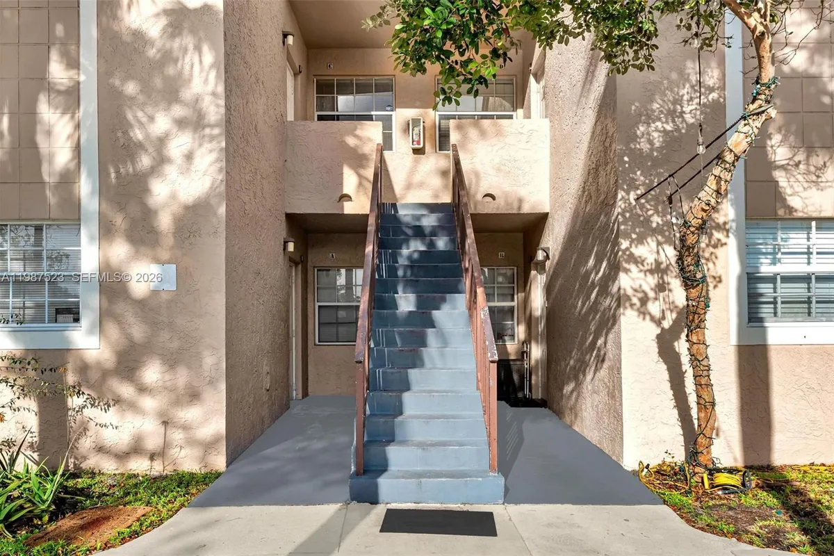 1701 NW 96th Ter # 1C, Pembroke Pines FL 33024