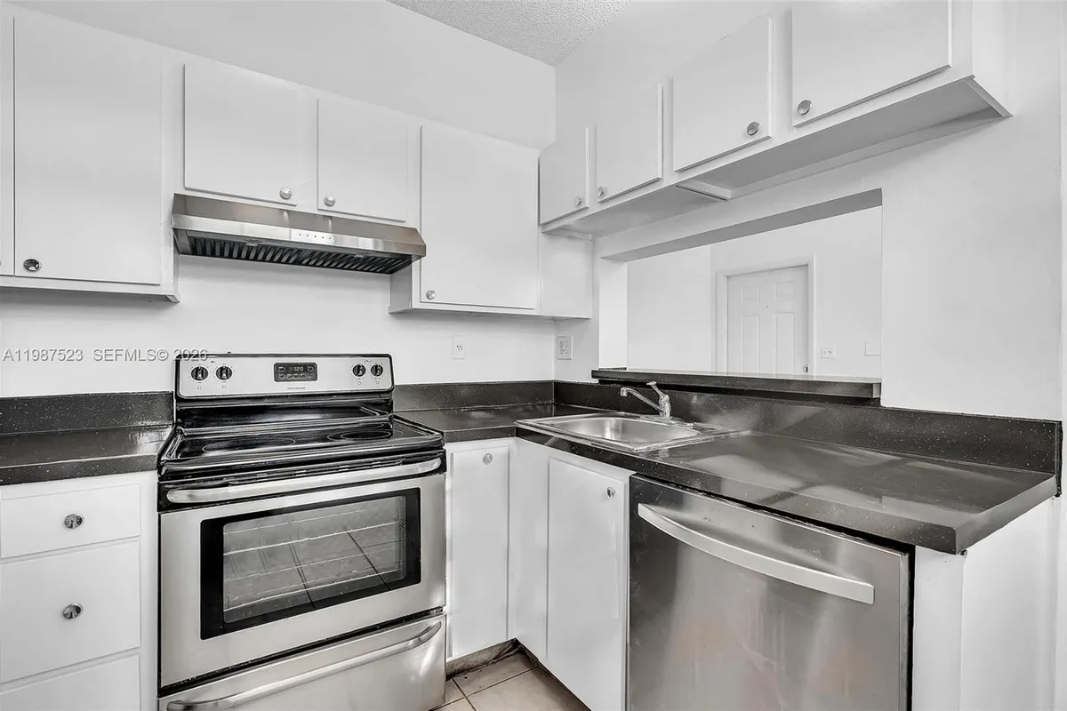 1701 NW 96th Ter # 1C, Pembroke Pines FL 33024