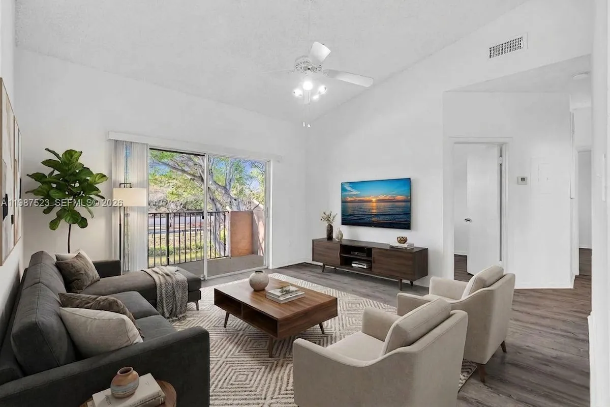 1701 NW 96th Ter # 1C, Pembroke Pines FL 33024