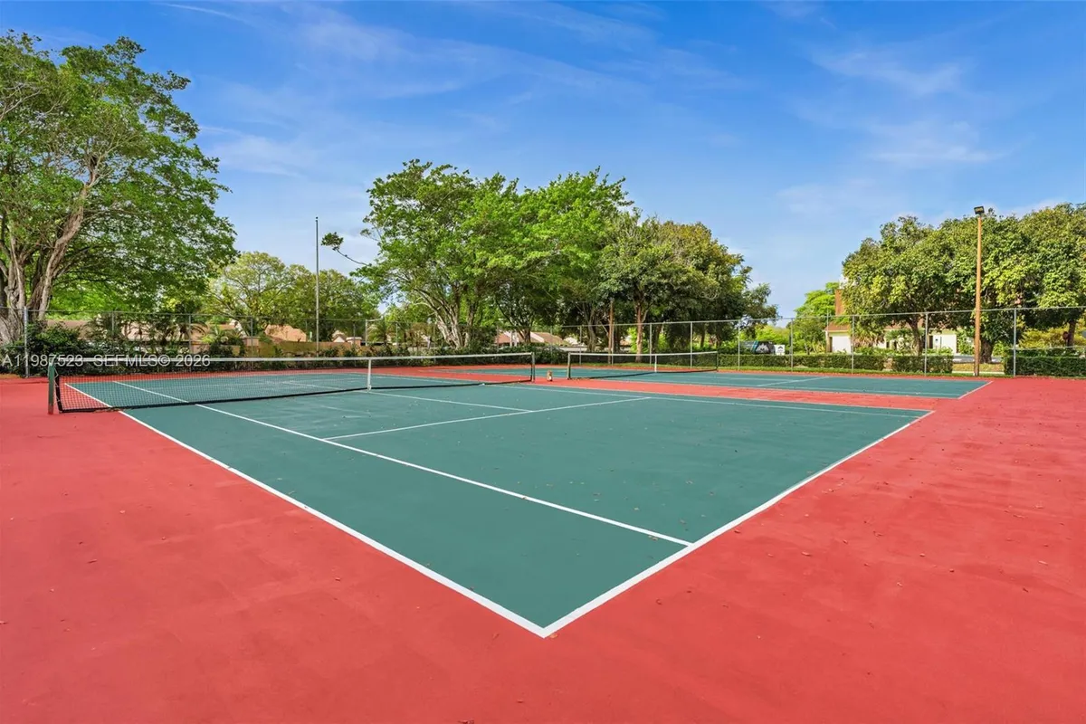 1701 NW 96th Ter # 1C, Pembroke Pines FL 33024