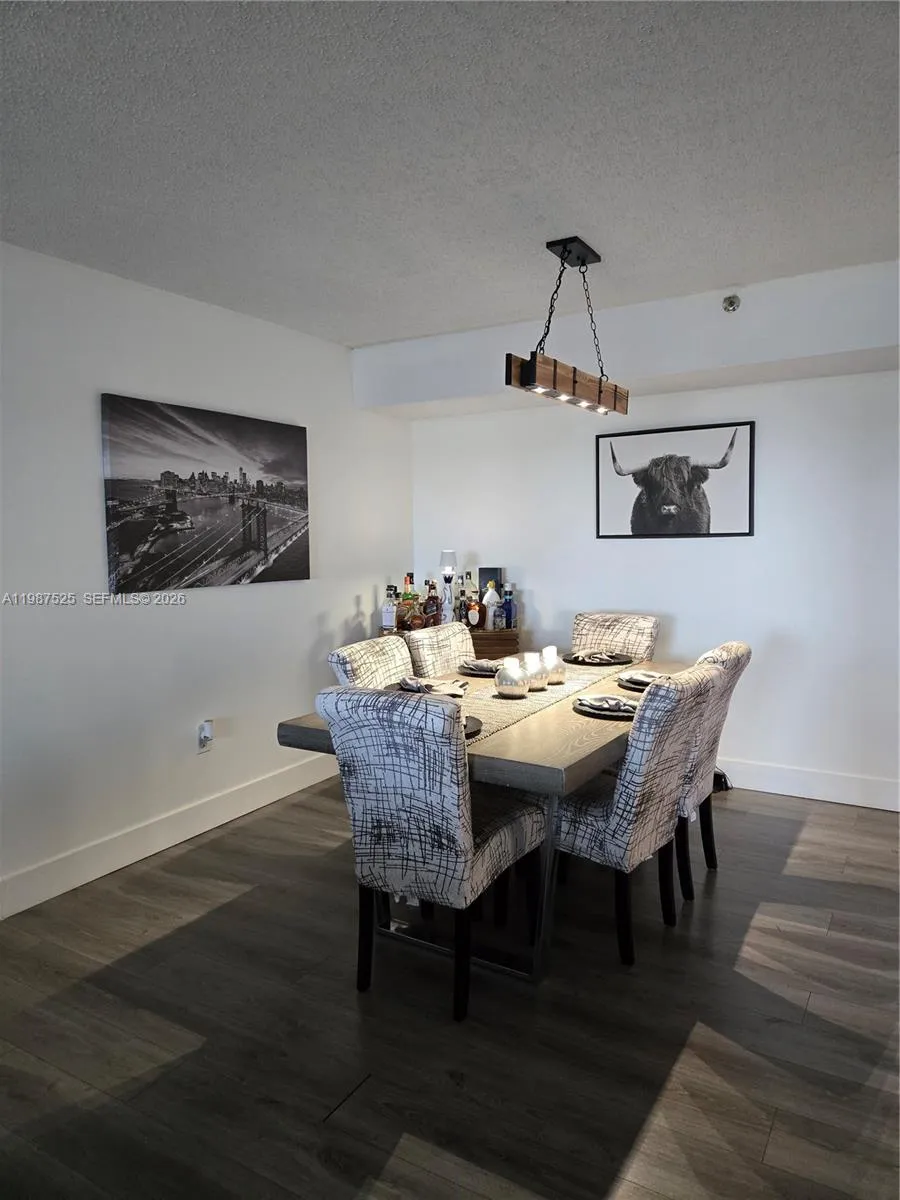 900 NE 195th St # 709, Miami FL 33179