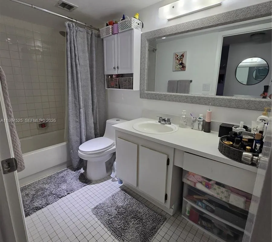 900 NE 195th St # 709, Miami FL 33179