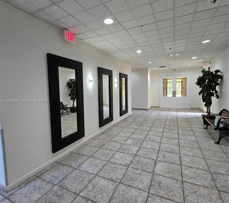 900 NE 195th St # 709, Miami FL 33179