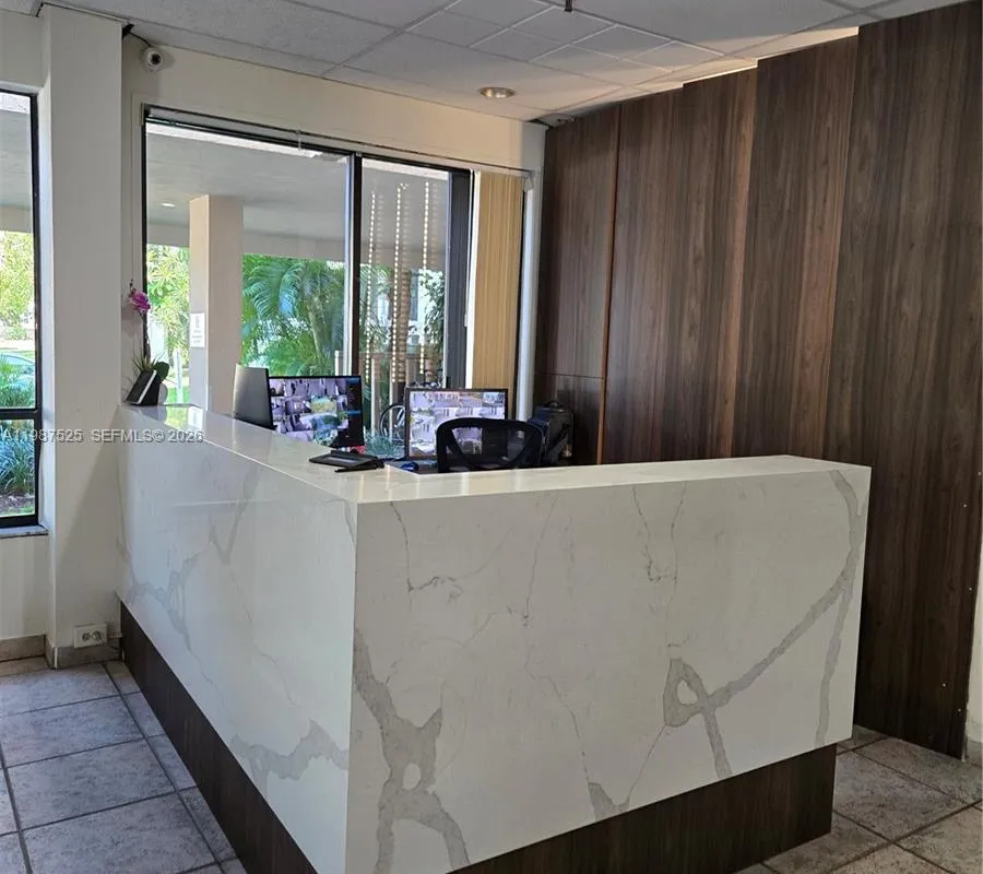 900 NE 195th St # 709, Miami FL 33179