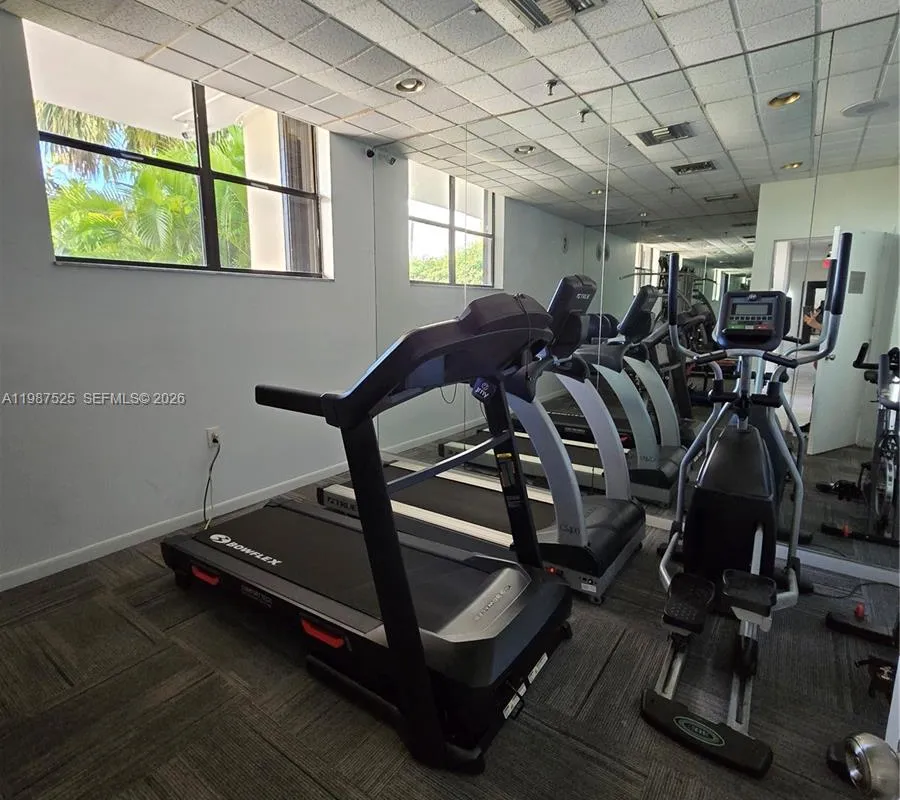 900 NE 195th St # 709, Miami FL 33179