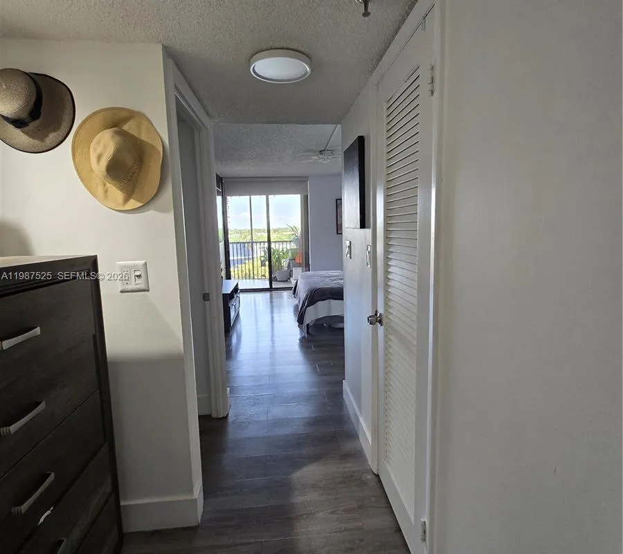 900 NE 195th St # 709, Miami FL 33179