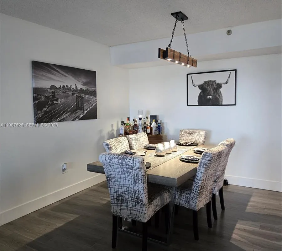 900 NE 195th St # 709, Miami FL 33179