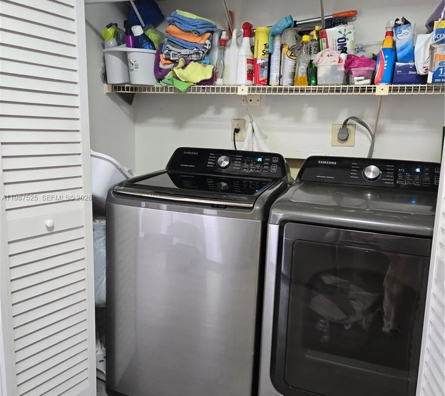 900 NE 195th St # 709, Miami FL 33179