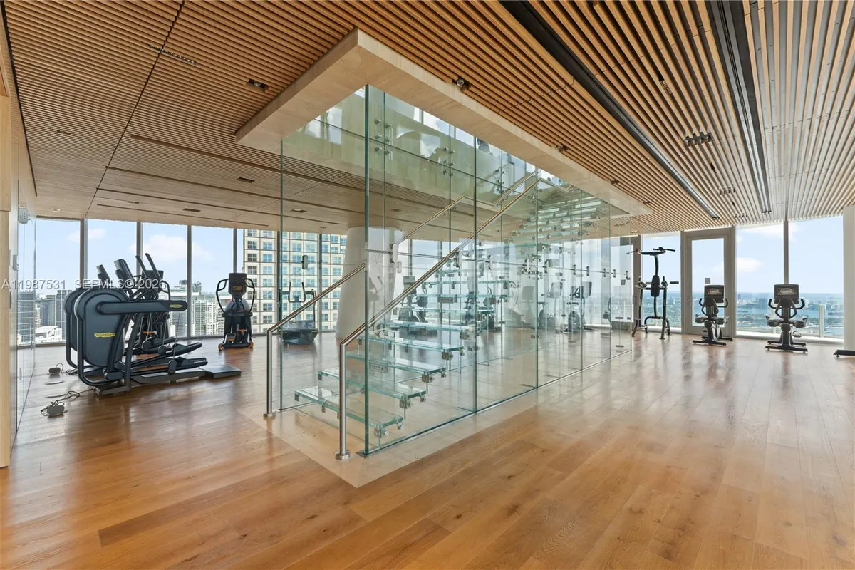 300 Biscayne Blvd Way # 5003, Miami FL 33131