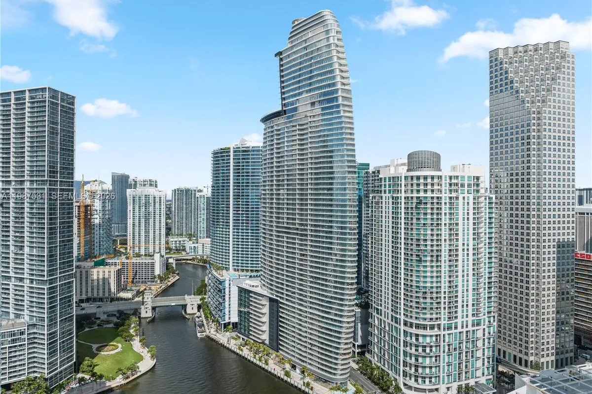 300 Biscayne Blvd Way # 5003, Miami FL 33131