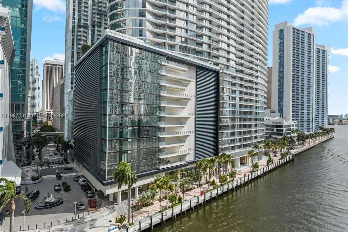 300 Biscayne Blvd Way # 5003, Miami FL 33131