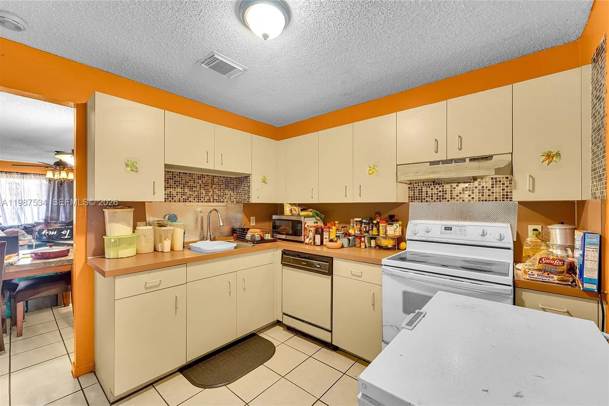 3115 NW 65th St, Miami FL 33147