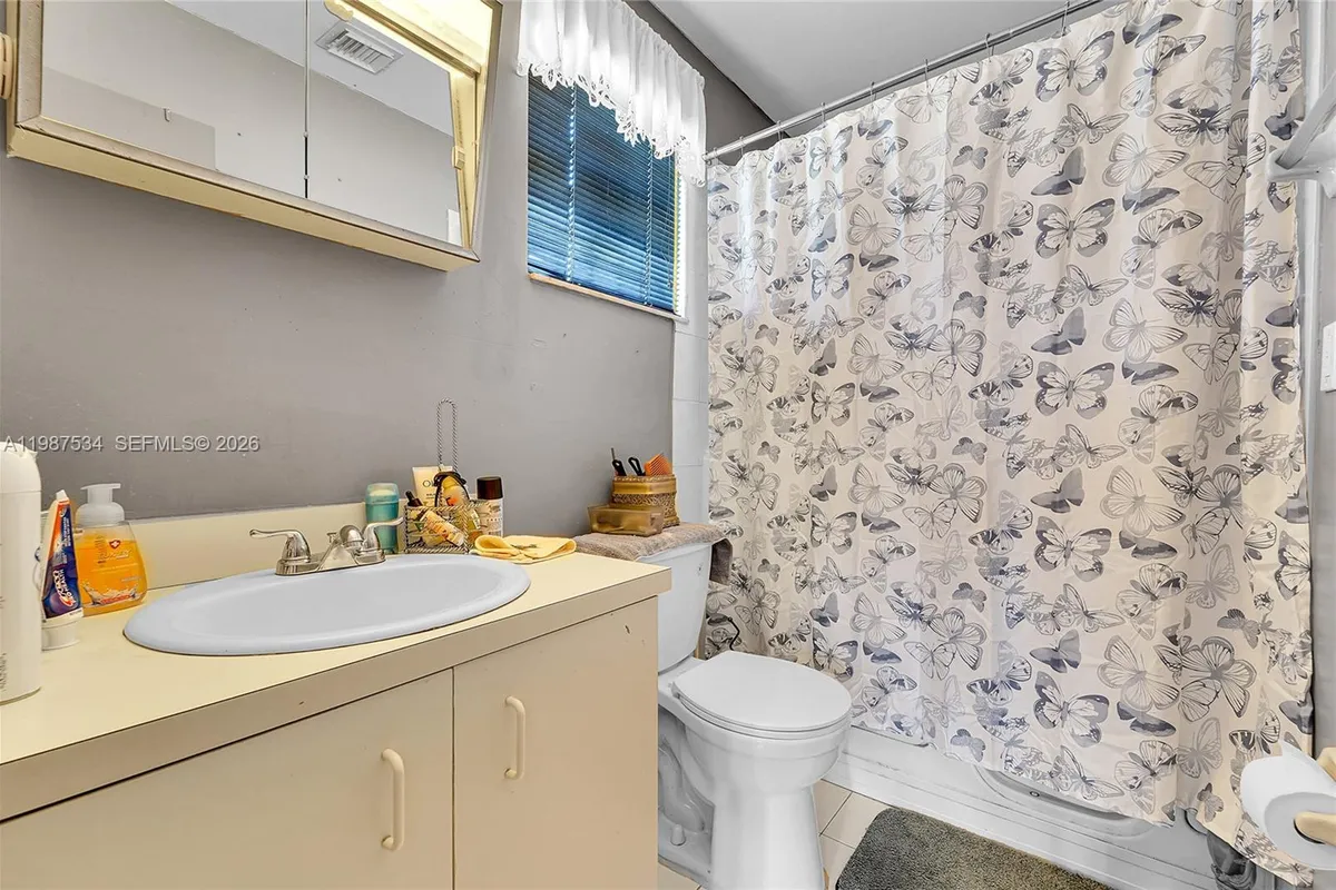 3115 NW 65th St, Miami FL 33147