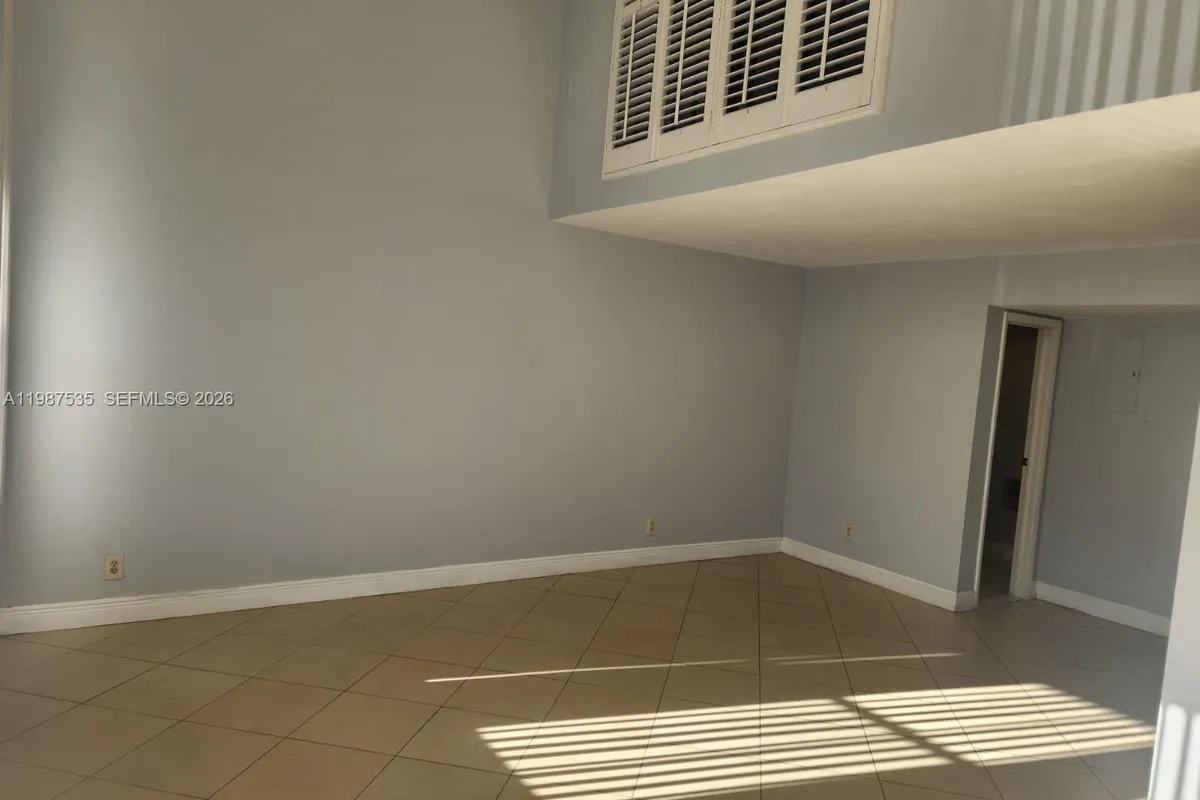 537 N University Dr # 71, Plantation FL 33324