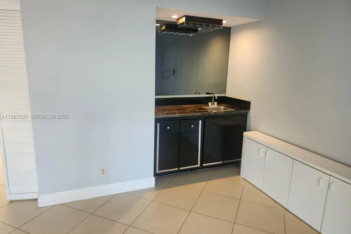 537 N University Dr # 71, Plantation FL 33324