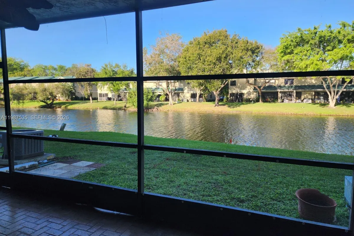 537 N University Dr # 71, Plantation FL 33324