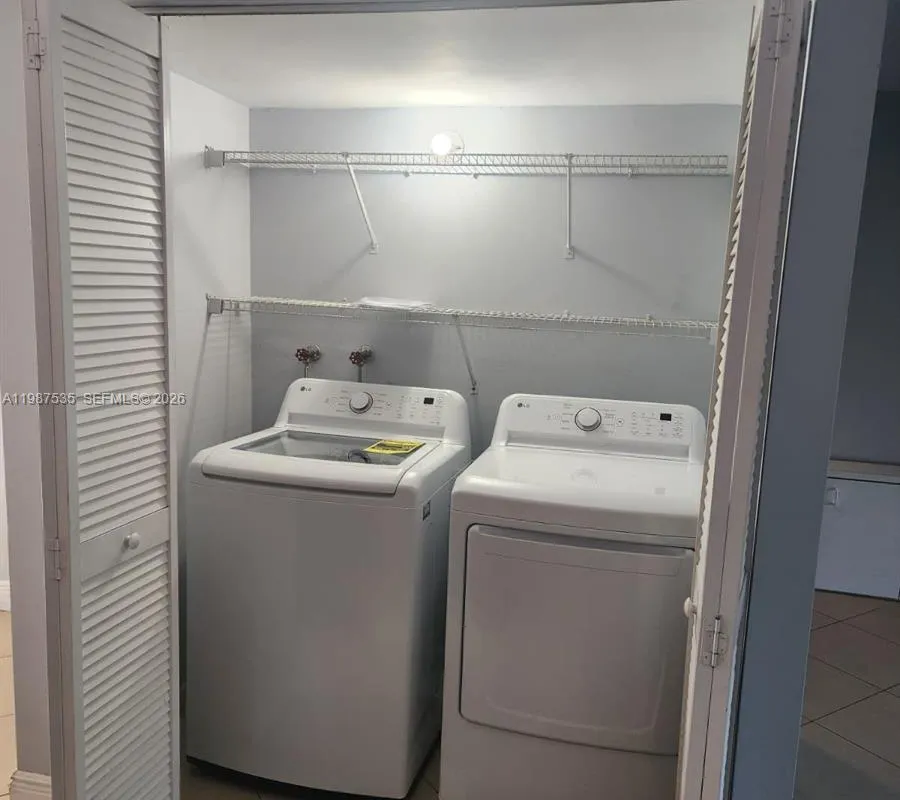 537 N University Dr # 71, Plantation FL 33324