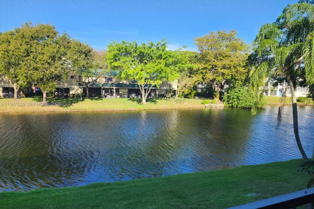 537 N University Dr # 71, Plantation FL 33324