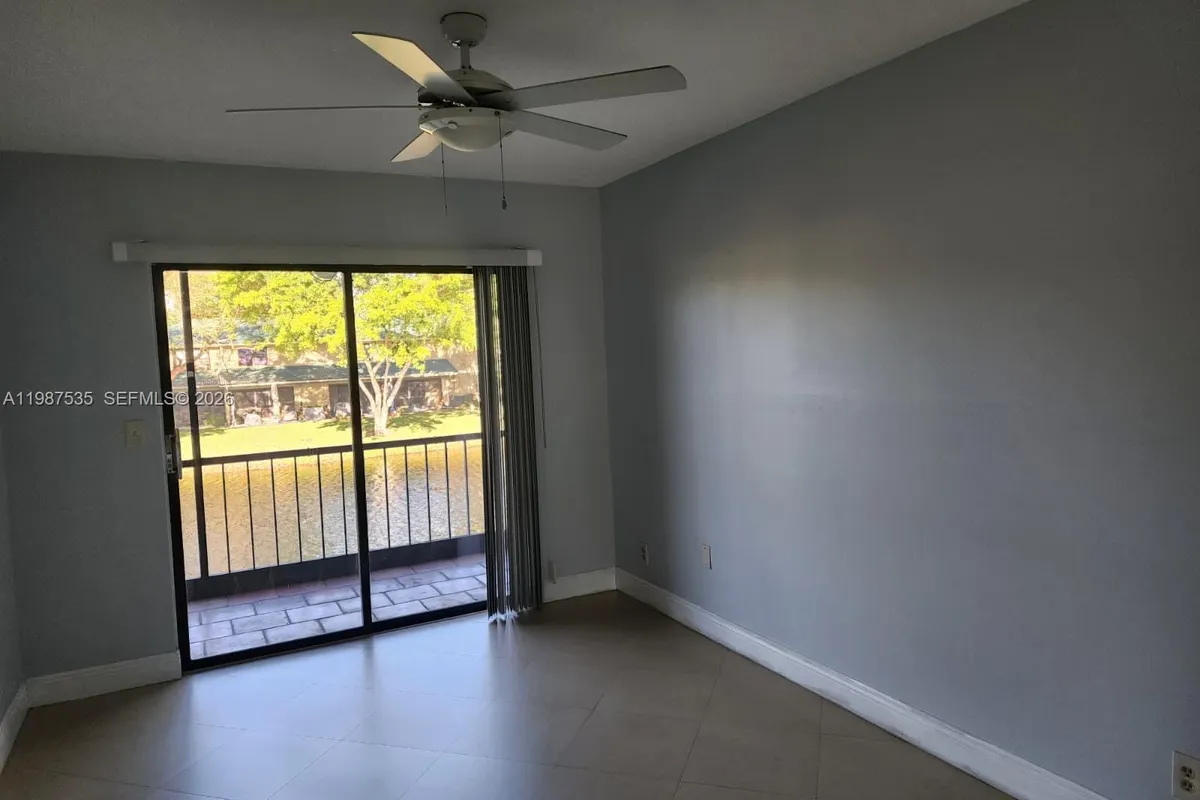 537 N University Dr # 71, Plantation FL 33324