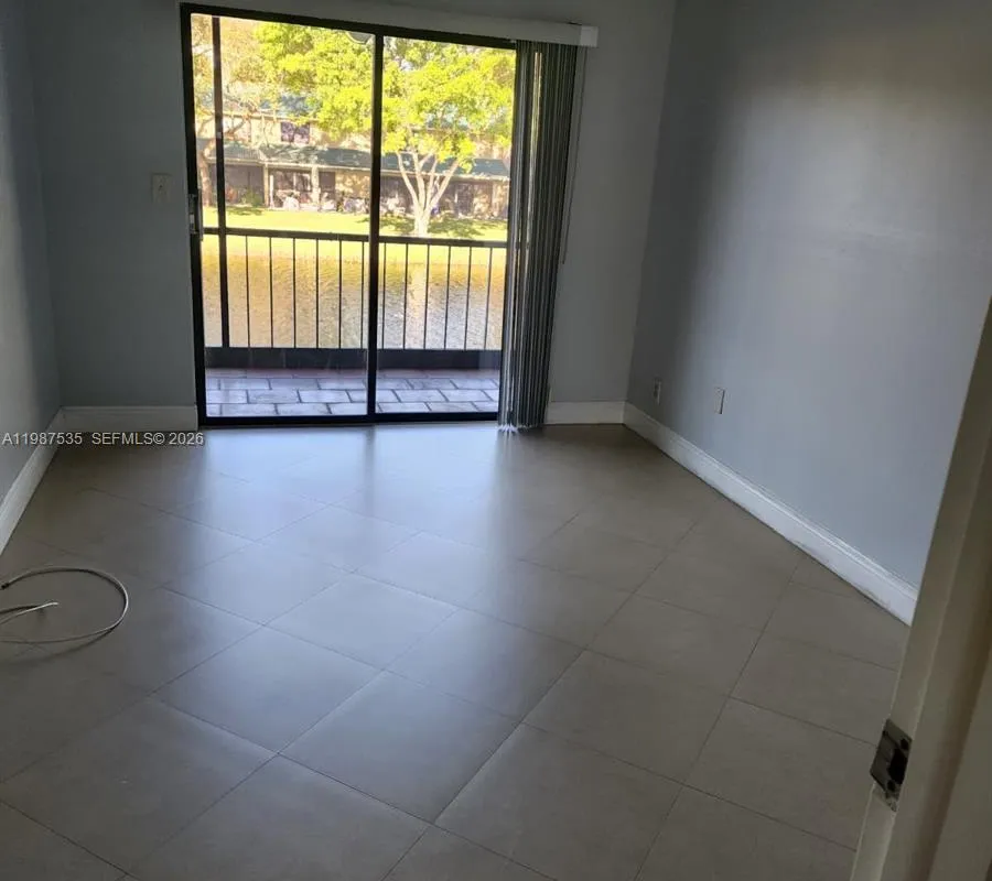 537 N University Dr # 71, Plantation FL 33324