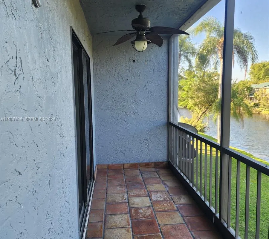 537 N University Dr # 71, Plantation FL 33324