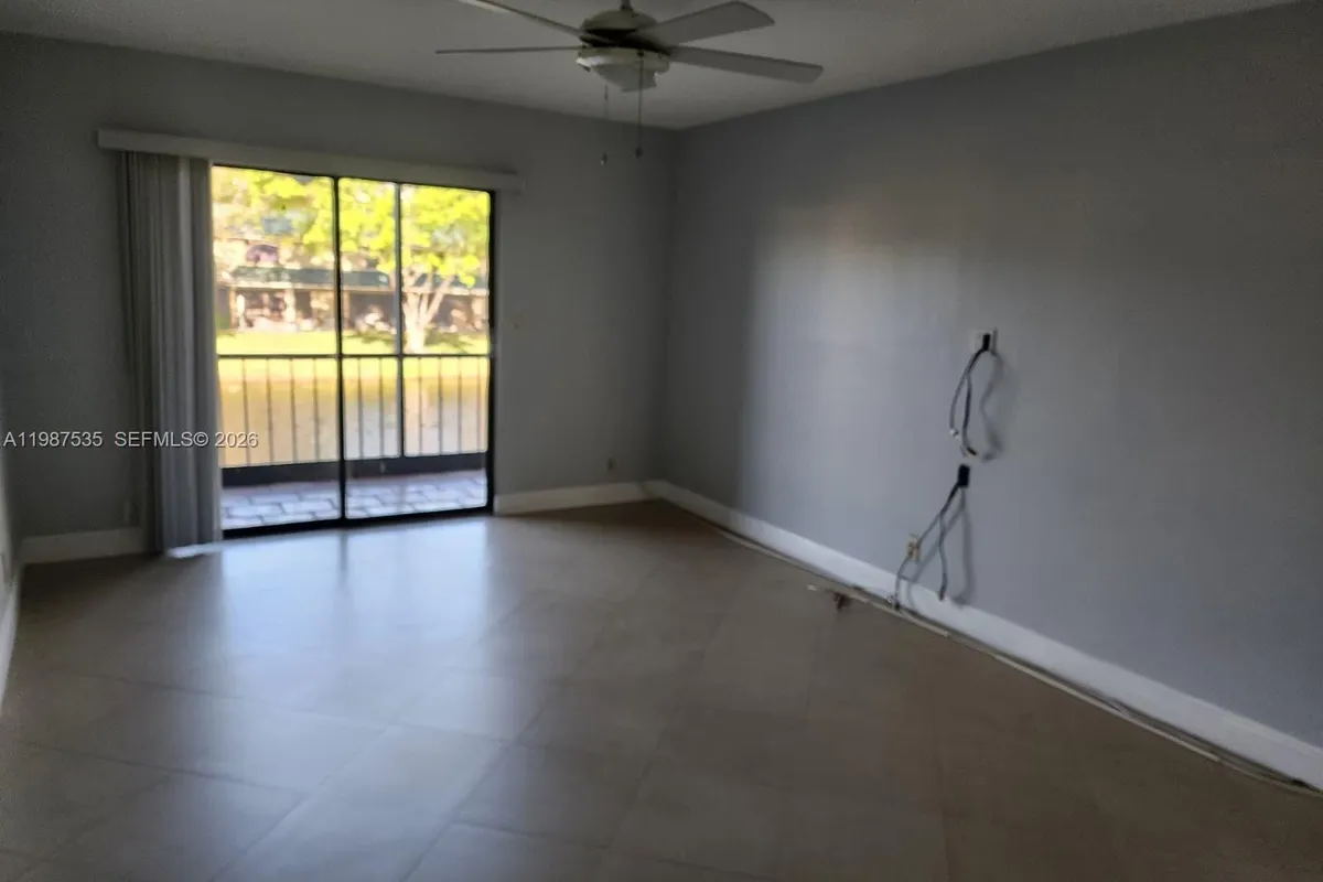 537 N University Dr # 71, Plantation FL 33324