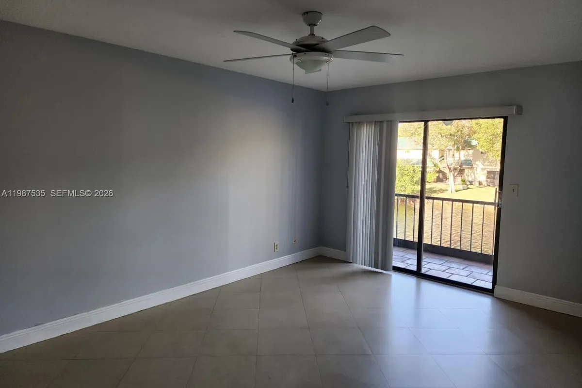 537 N University Dr # 71, Plantation FL 33324