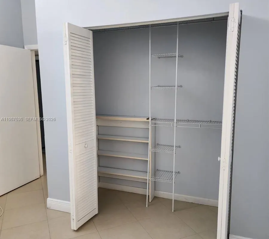 537 N University Dr # 71, Plantation FL 33324