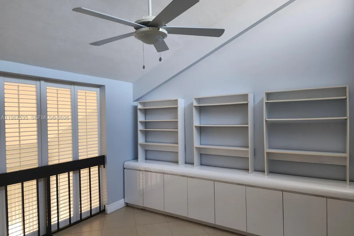 537 N University Dr # 71, Plantation FL 33324