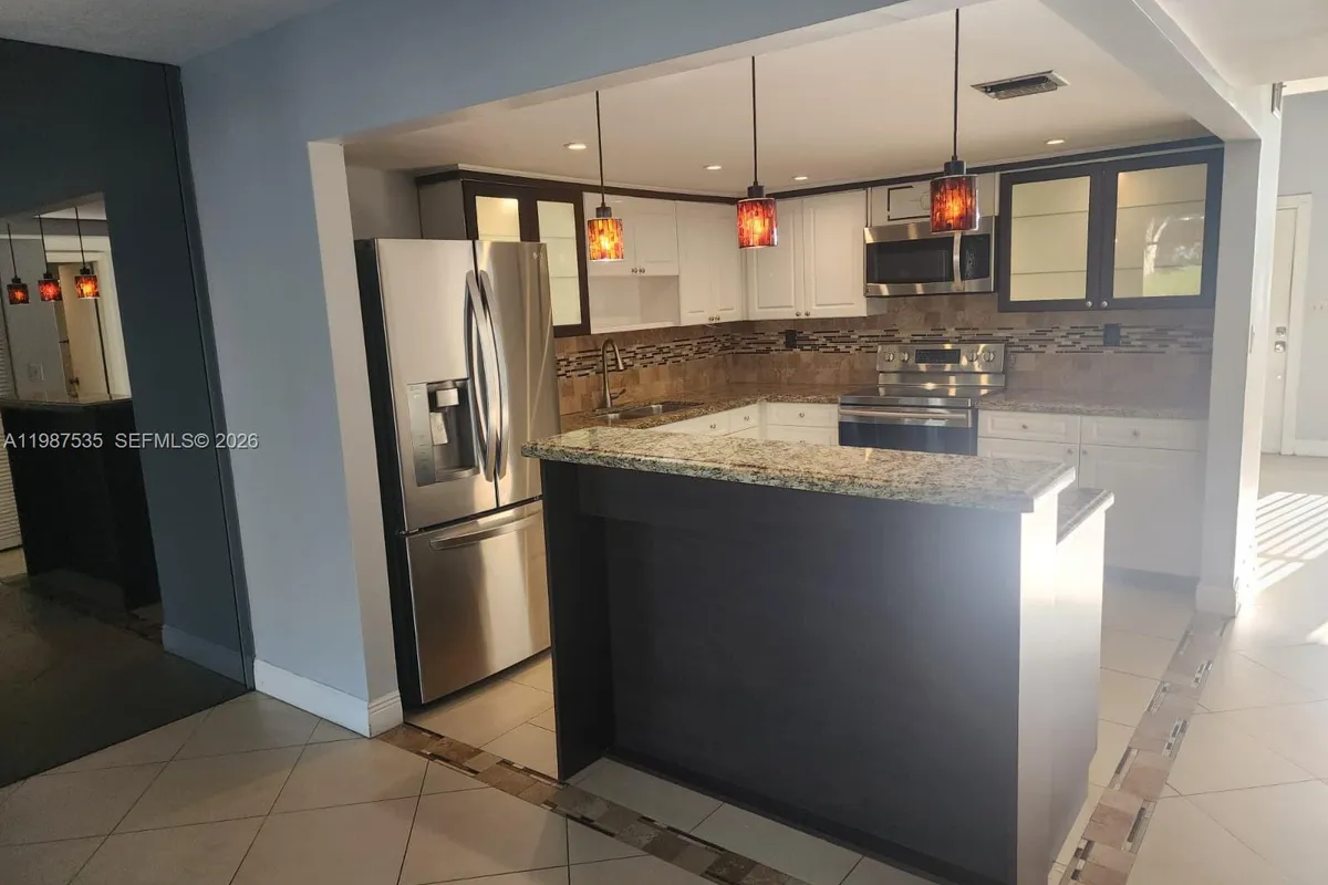 537 N University Dr # 71, Plantation FL 33324