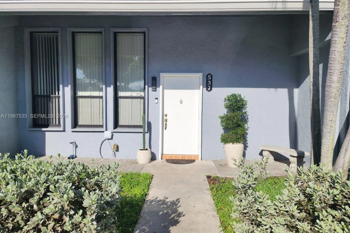 537 N University Dr # 71, Plantation FL 33324