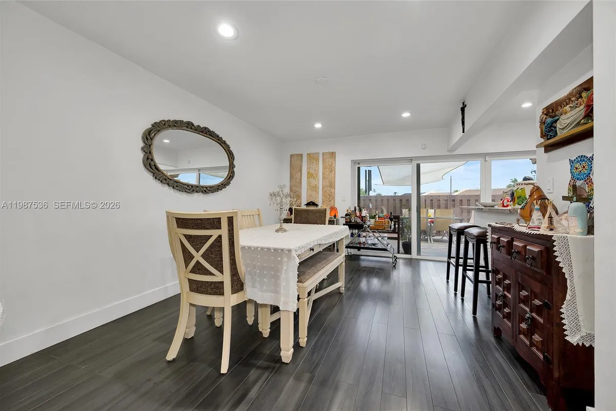 12324 SW 111th S Canal St Rd, Miami FL 33186