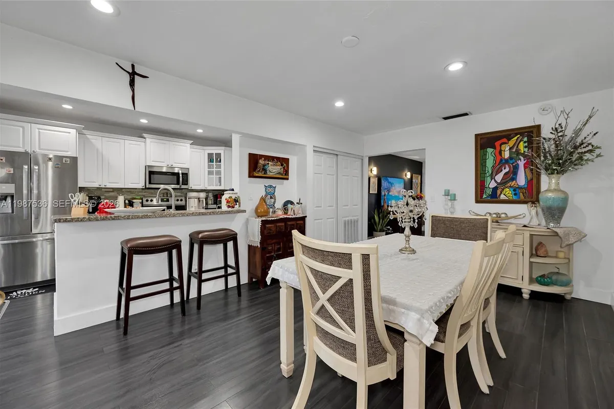 12324 SW 111th S Canal St Rd, Miami FL 33186