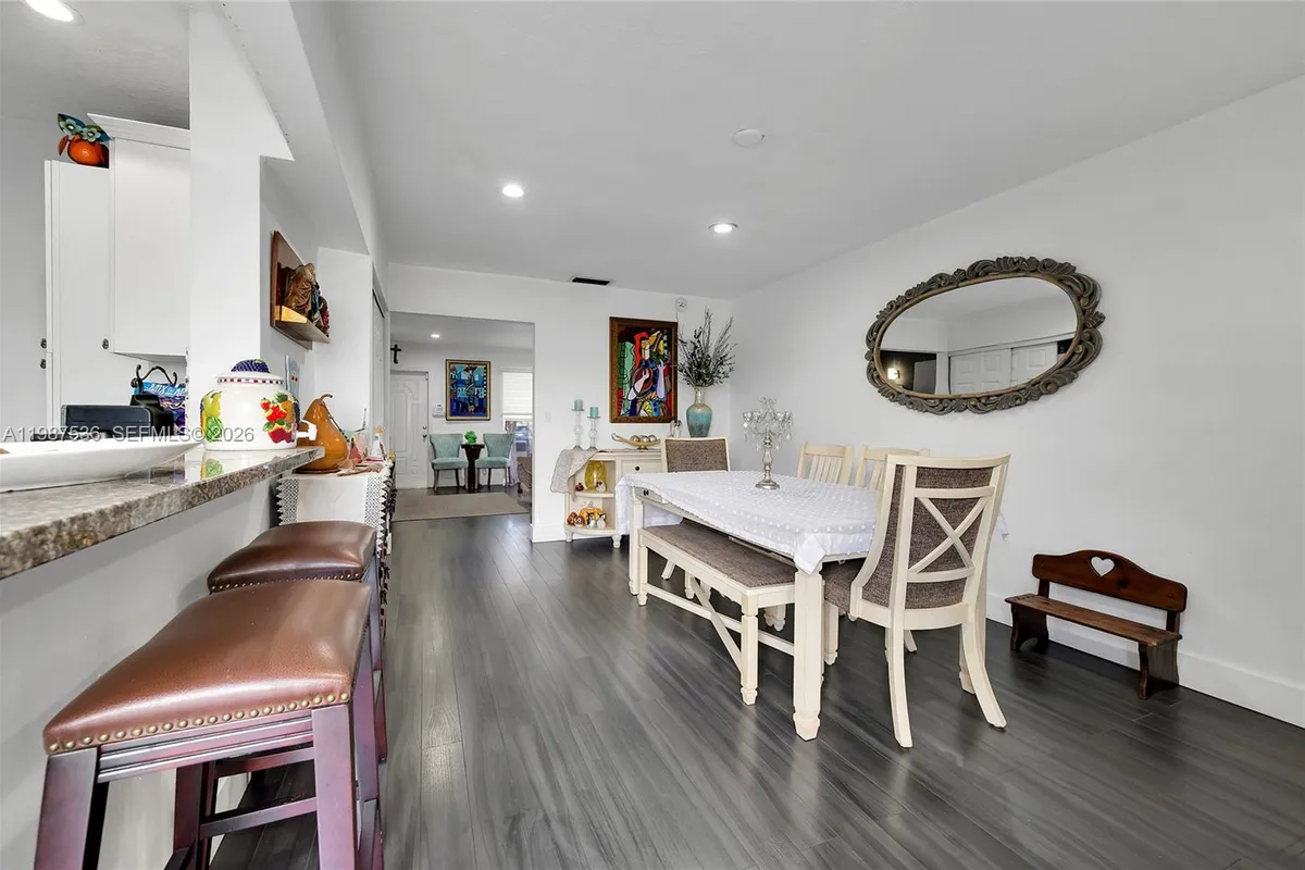 12324 SW 111th S Canal St Rd, Miami FL 33186