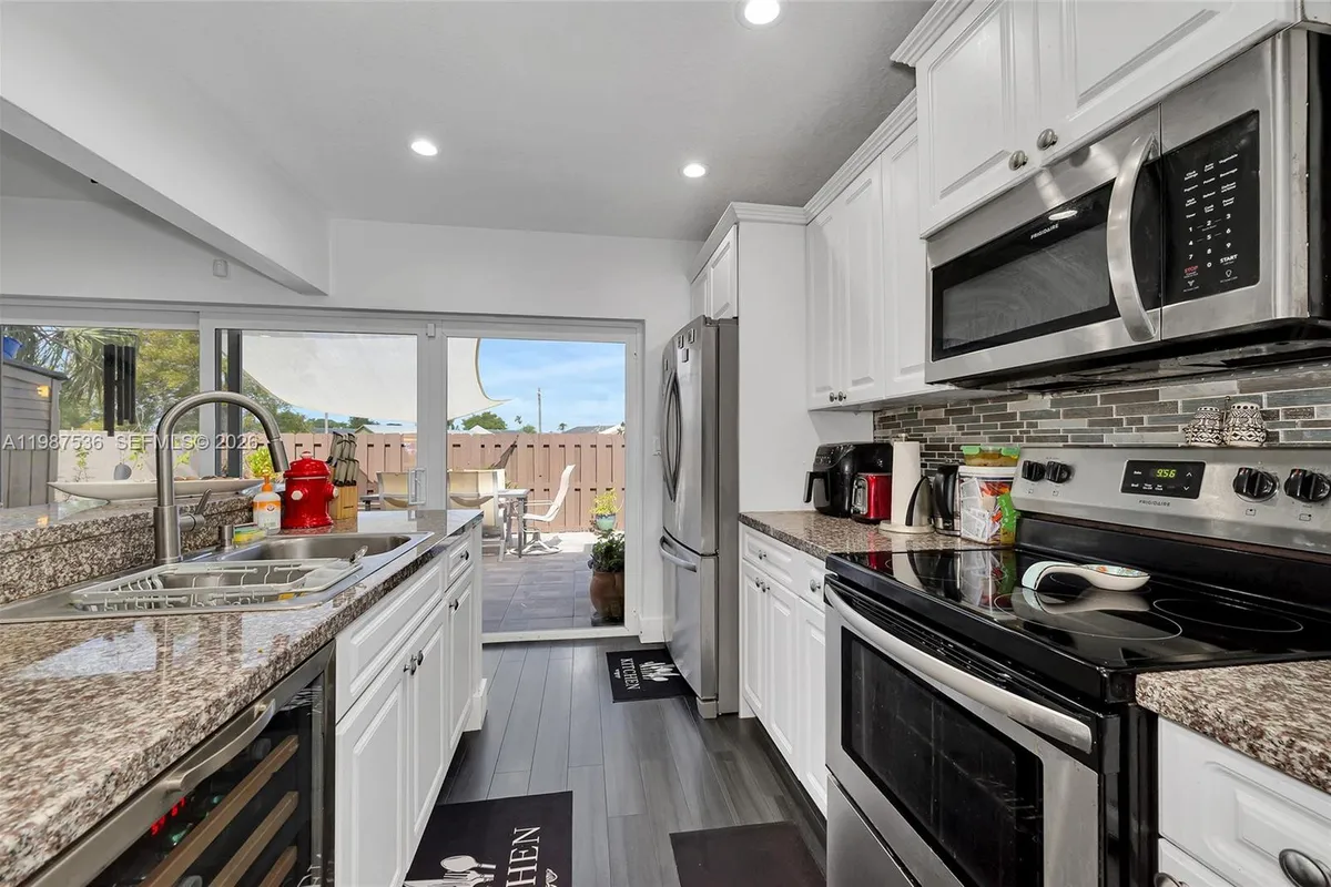 12324 SW 111th S Canal St Rd, Miami FL 33186