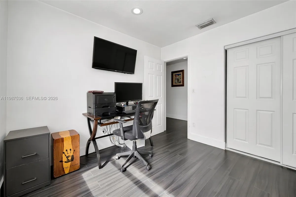 12324 SW 111th S Canal St Rd, Miami FL 33186