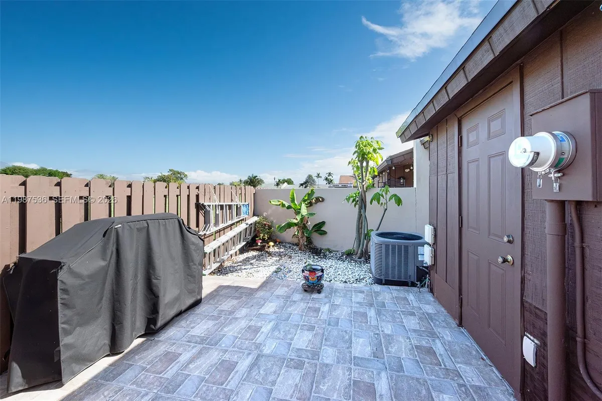 12324 SW 111th S Canal St Rd, Miami FL 33186