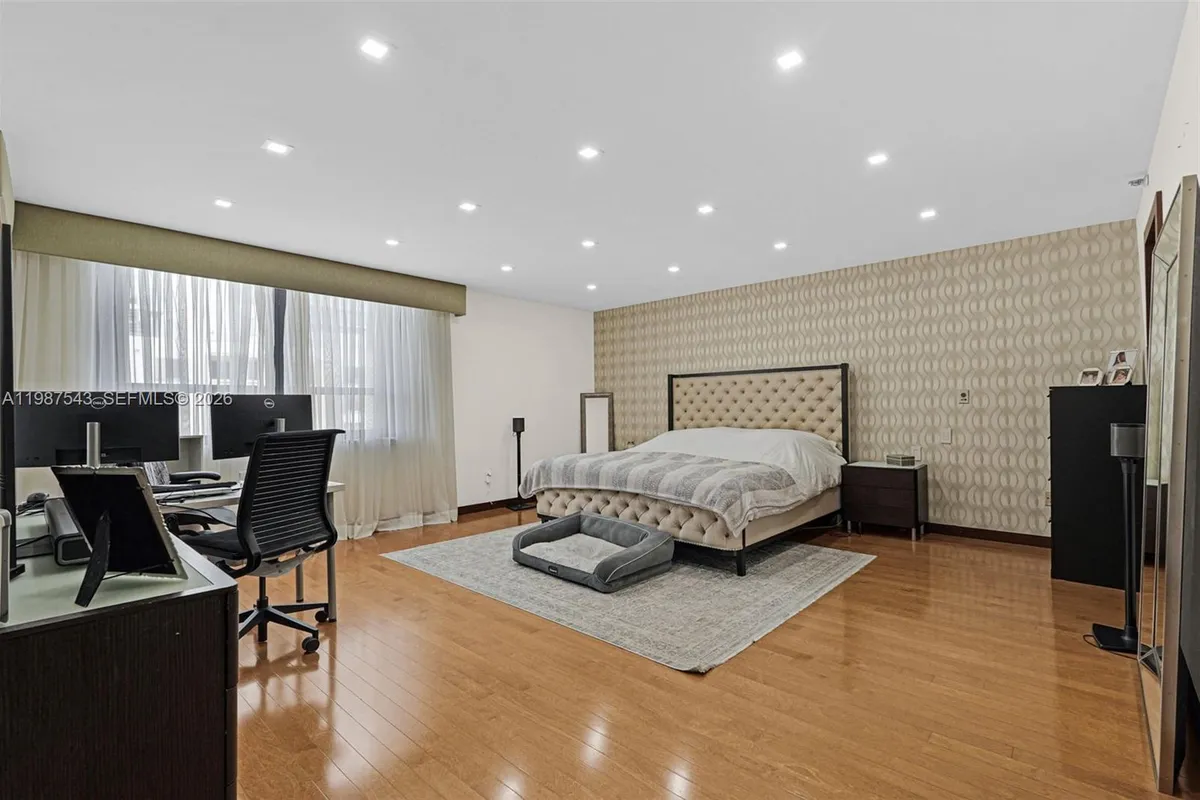 10175 Collins Ave # 1207, Bal Harbour FL 33154