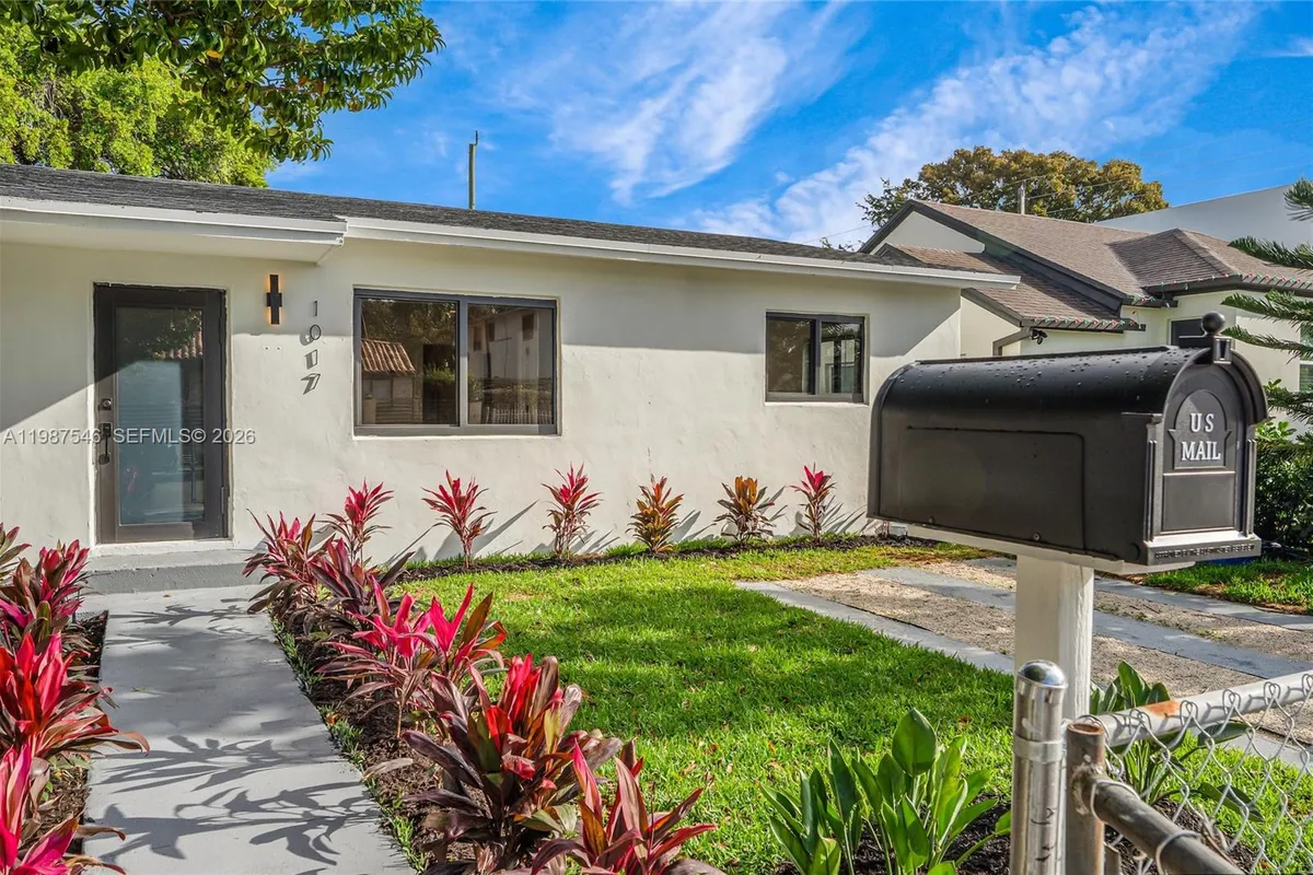 1017 NW 47th St, Miami FL 33127