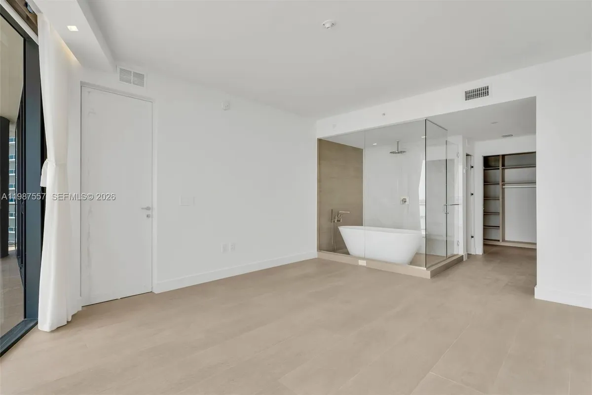 700 NE 24th st # 1207, Miami FL 33137