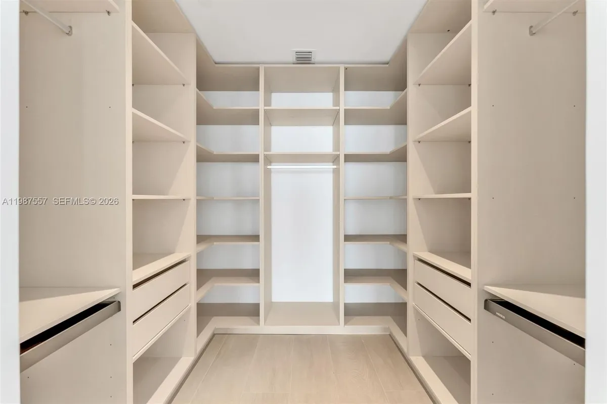 700 NE 24th st # 1207, Miami FL 33137